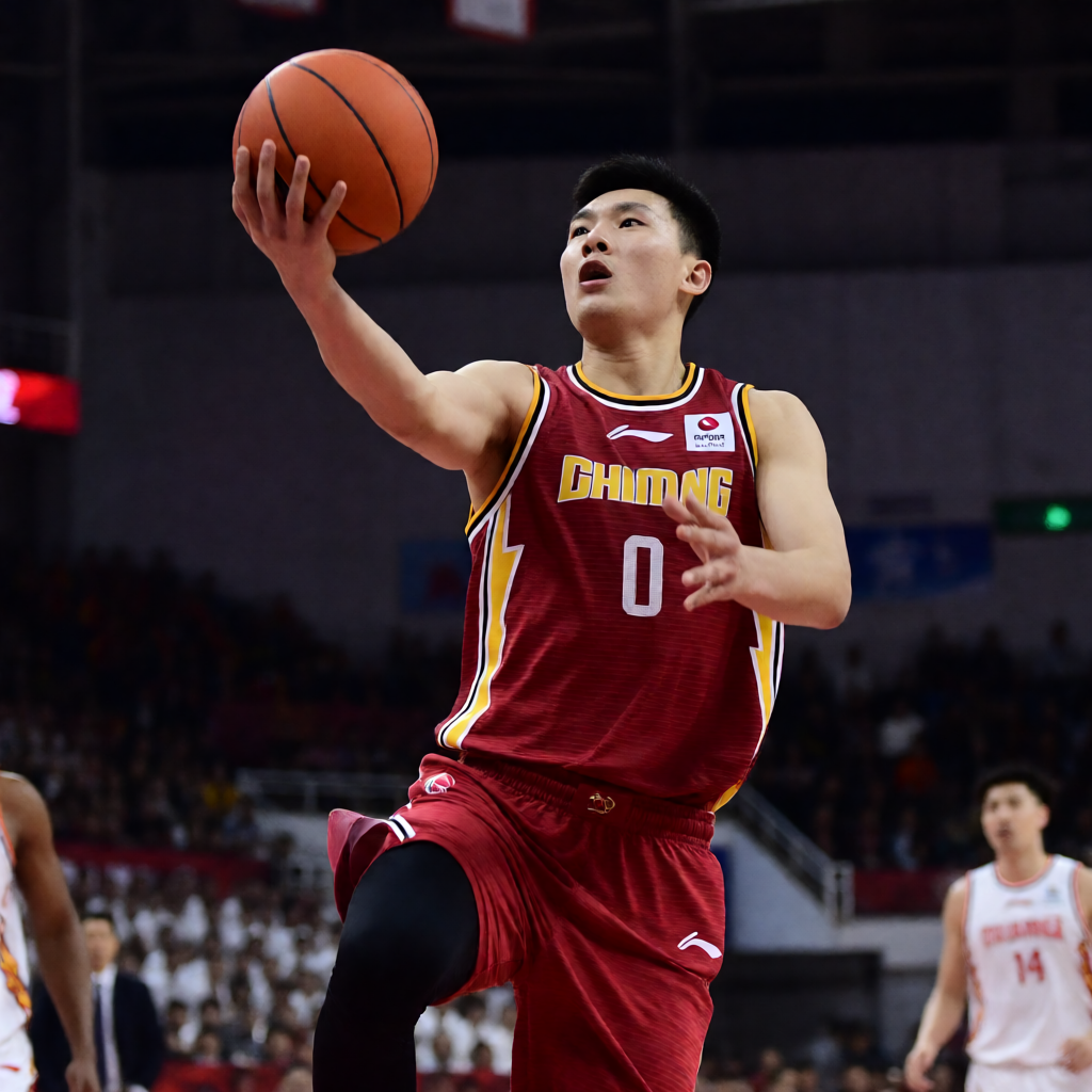 CBA季后赛广东宏远与辽宁本钢激烈对决